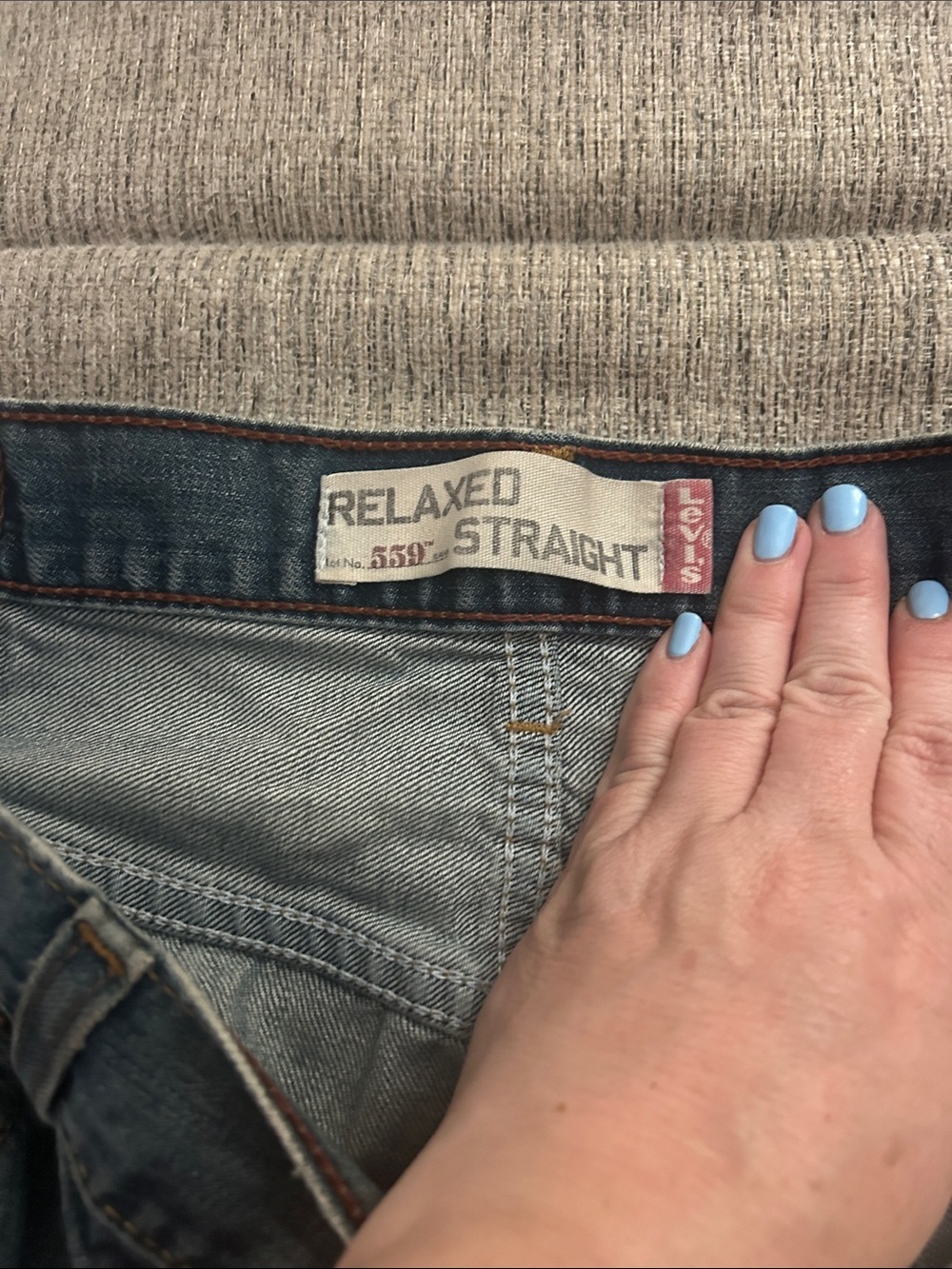 Levi's Men's Faded Blue Straight Jeans - Picture 7 of 11